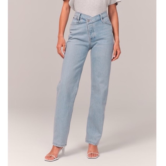 Abercrombie & Fitch Denim - Abercrombie & Fitch The Dad High Rise Jeans Criss
Cross Waist Size 26/2 Short